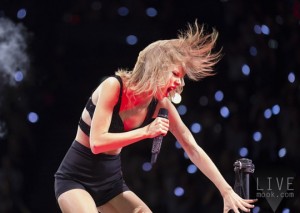 Taylor-Swift-1989-Tour-Pictures (5)