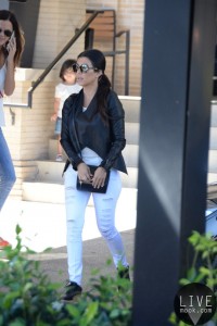 Kourtney-topped-skinny-white-distressed-jeans-ultimate
