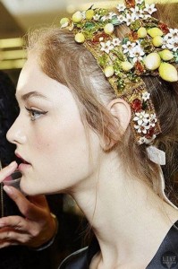 hair-styles-to-wear-with-fascinator-spring-racing_09
