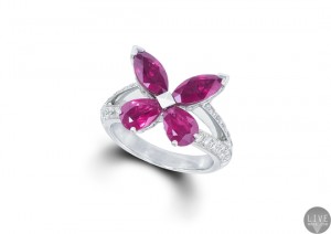 4 格拉夫蝴蝶系列梨形和马眼形粉红蓝宝石戒指