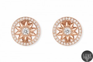 18K玫瑰金环型花饰耳环，镶嵌58颗圆形明亮式切工钻石，主石重0.11克拉，总重约0.43克拉。