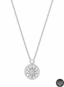 18K铂金环型花饰炼坠，镶嵌29颗圆形明亮式切工钻石，总重约0.29克拉，中央宝石重约0.13克拉。