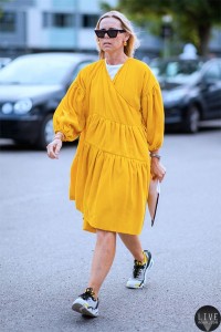 smock-dress-autumn-outfit-ideas-streetstyle_0003_GettyImages-1013486484