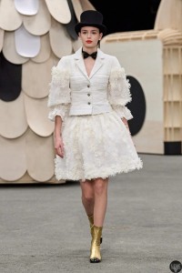 00024-chanel-spring-2023-couture-gorunway-scaled.webp