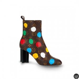 Louis_Vuitton_x_Yayoi_Kusama_Silhouette_ankle_boot_8CM_in_Monogram_canvas_with_Painted_Dots_print.webp